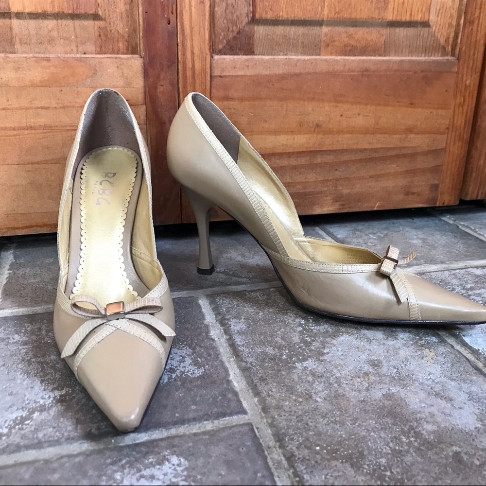 BCBG Paris Pumps